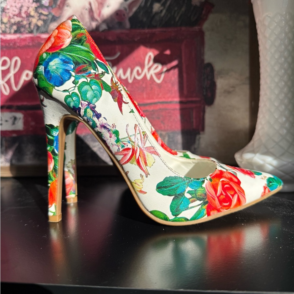 Hot tomato floral heels